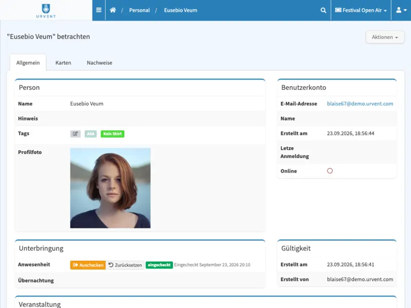 Personalakte mit Profilfoto, Tags und Check-in-Status